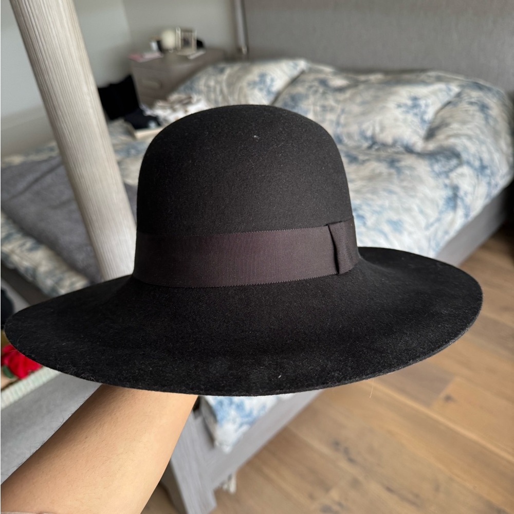 AUXILIARY ( Aritzia) Elegant Black Wide-Brim Hat 100% wool NWT